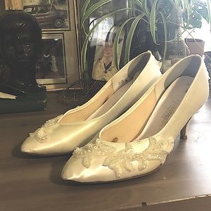 Vintage 80s embroidered wedding heels